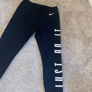 Women’s Nike dri-fit black cropped leggings